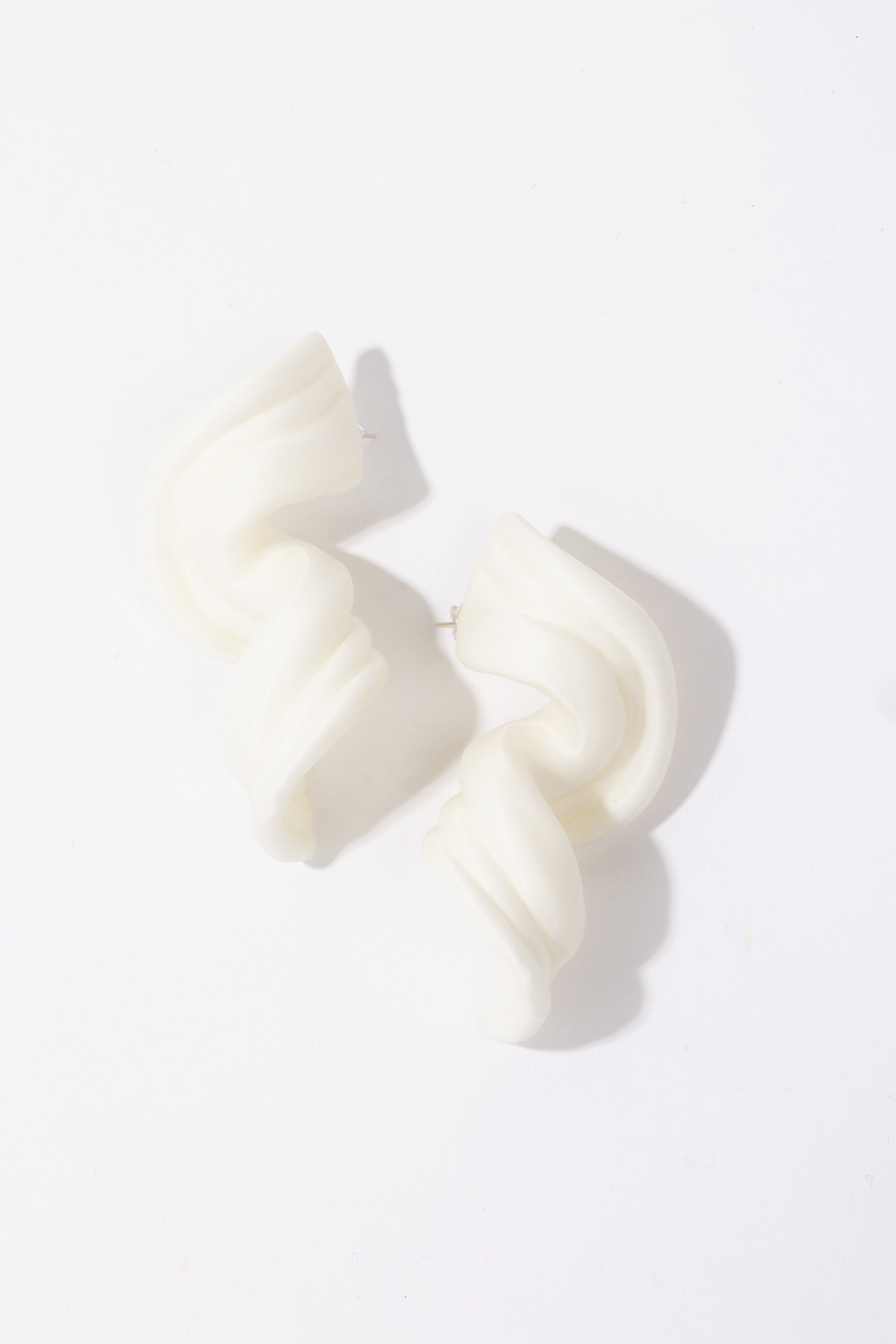 Cocoon Earrings White