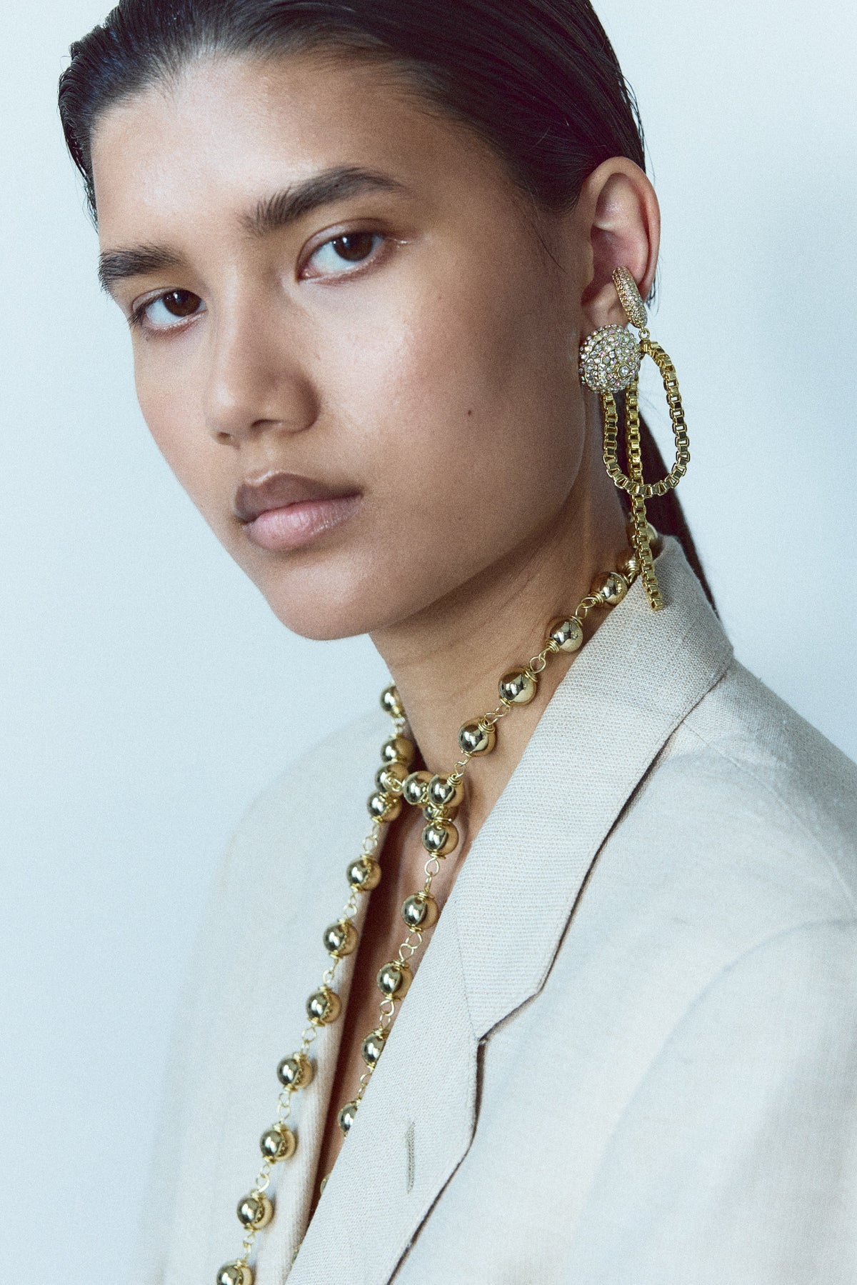Tiny Sphere Chain Gold