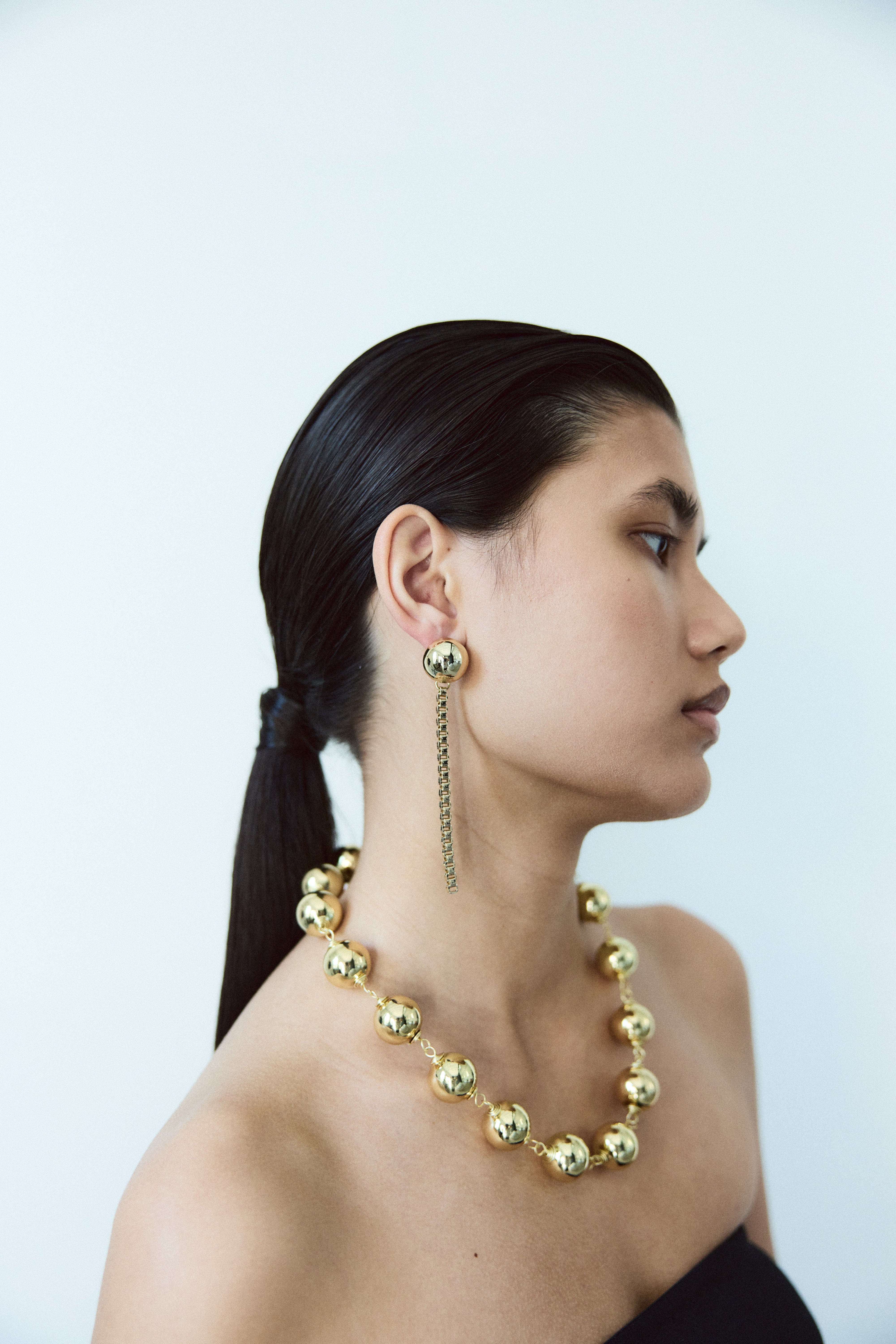 Sphere Chain Studs Gold