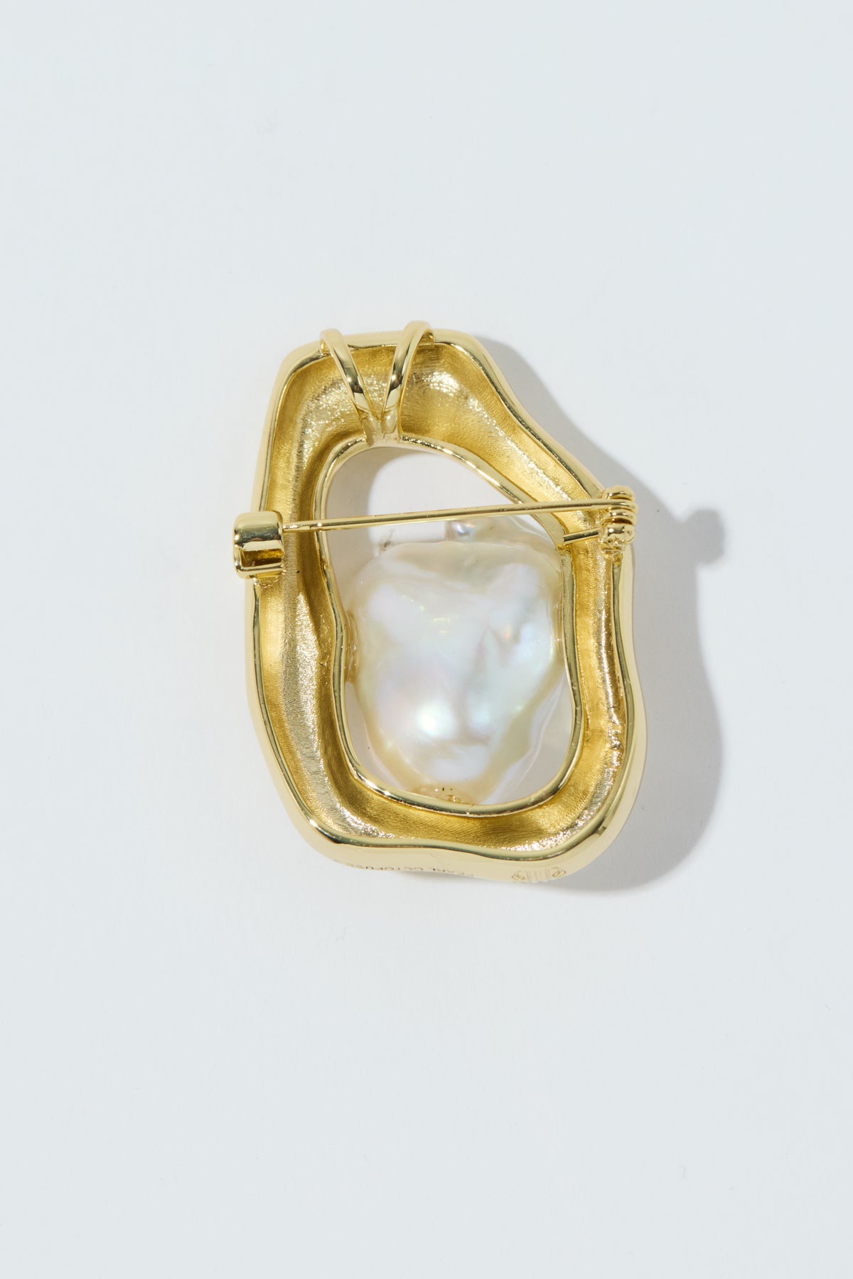 Rina Brooch Gold