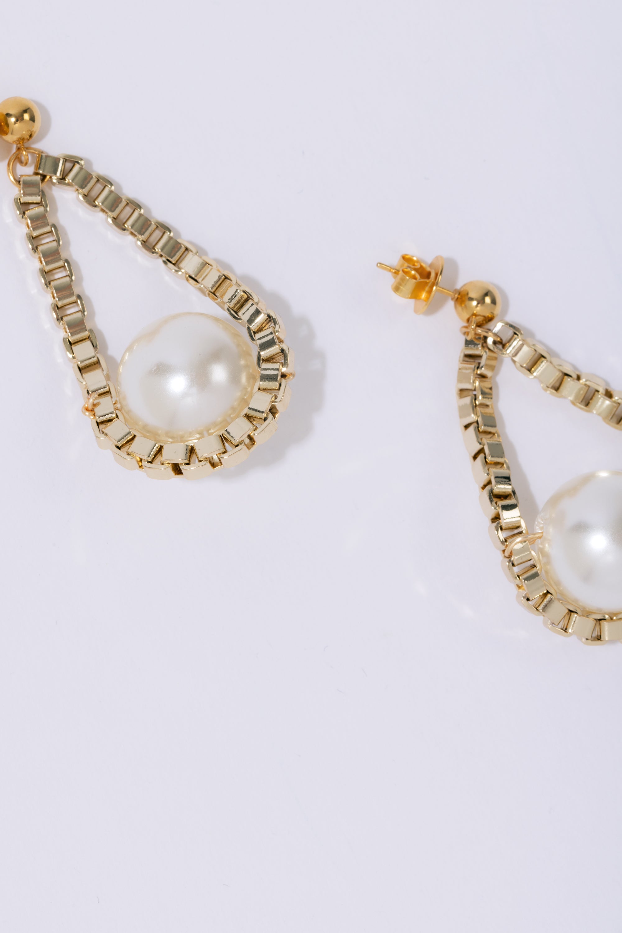 Chained Oysters Gold